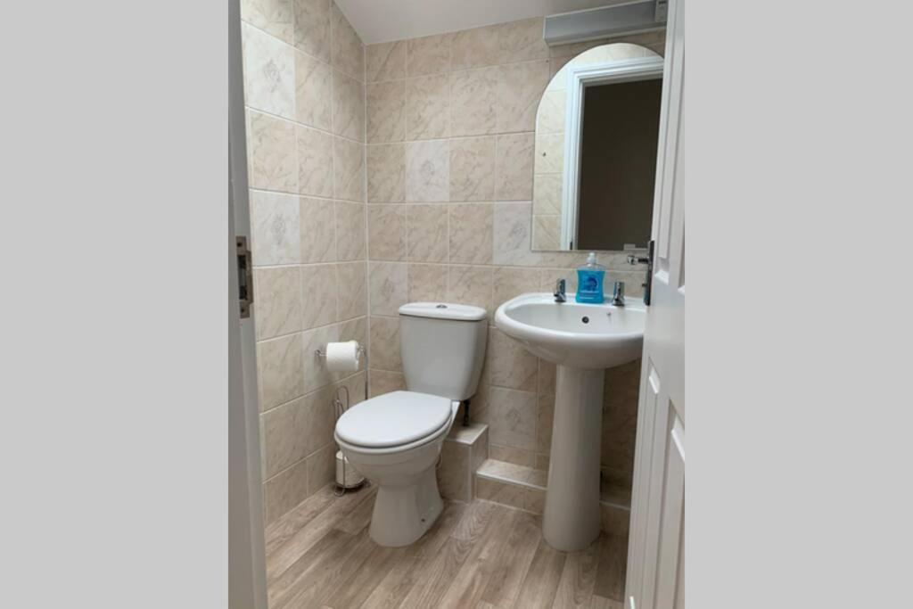 Biskey Howe - Free Off-site Health Club Access With Pool, Sauna, Steam & Gym Apartment
